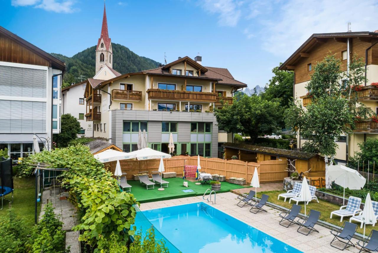 Gasthof Teiser Stern Funes  Dış mekan fotoğraf
